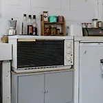 Charming Apartment In A Lively Neighborhood